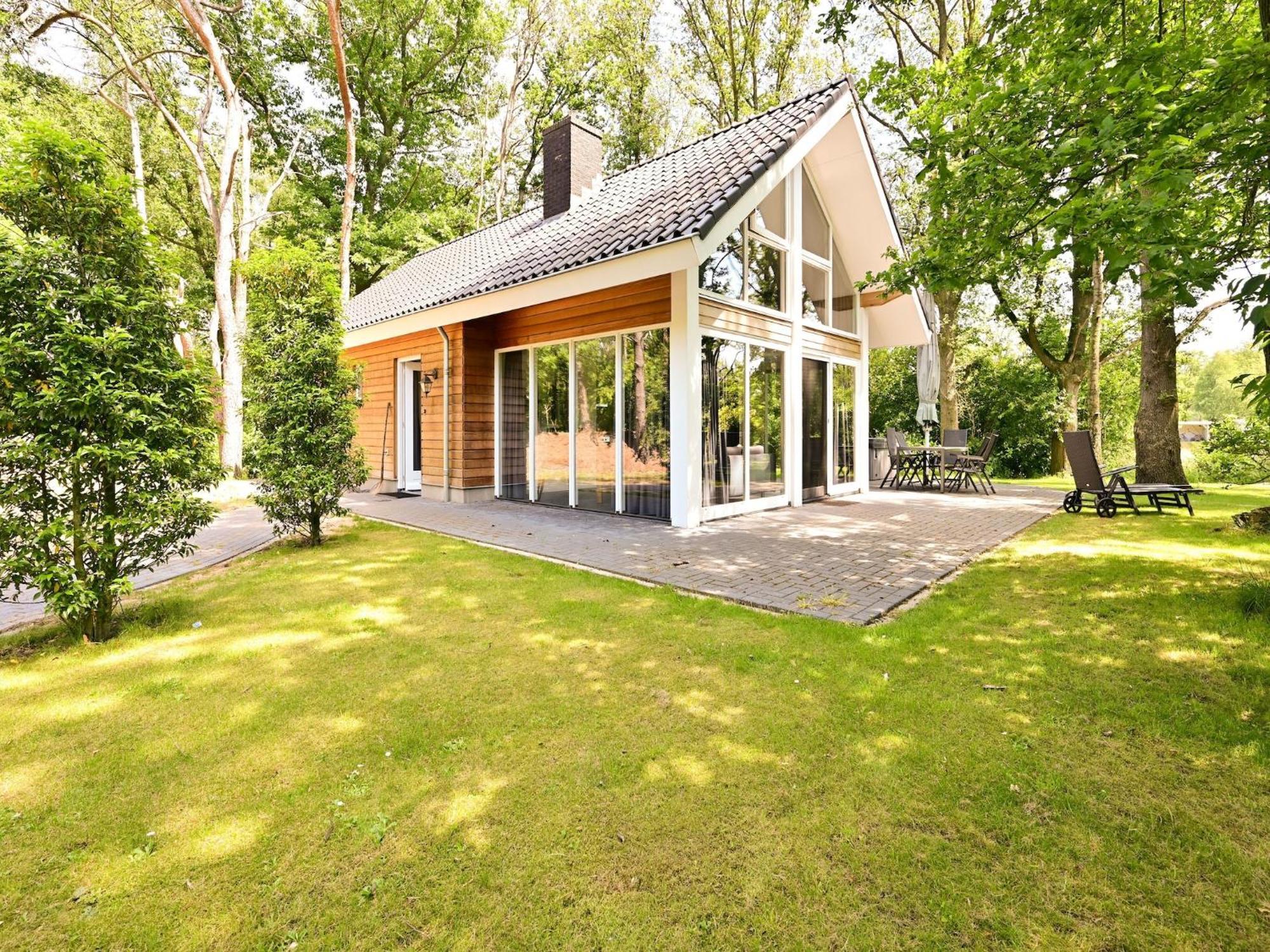 Chalet With Gorgeous View Of The Natural Surroundings Weerselo Exteriér fotografie