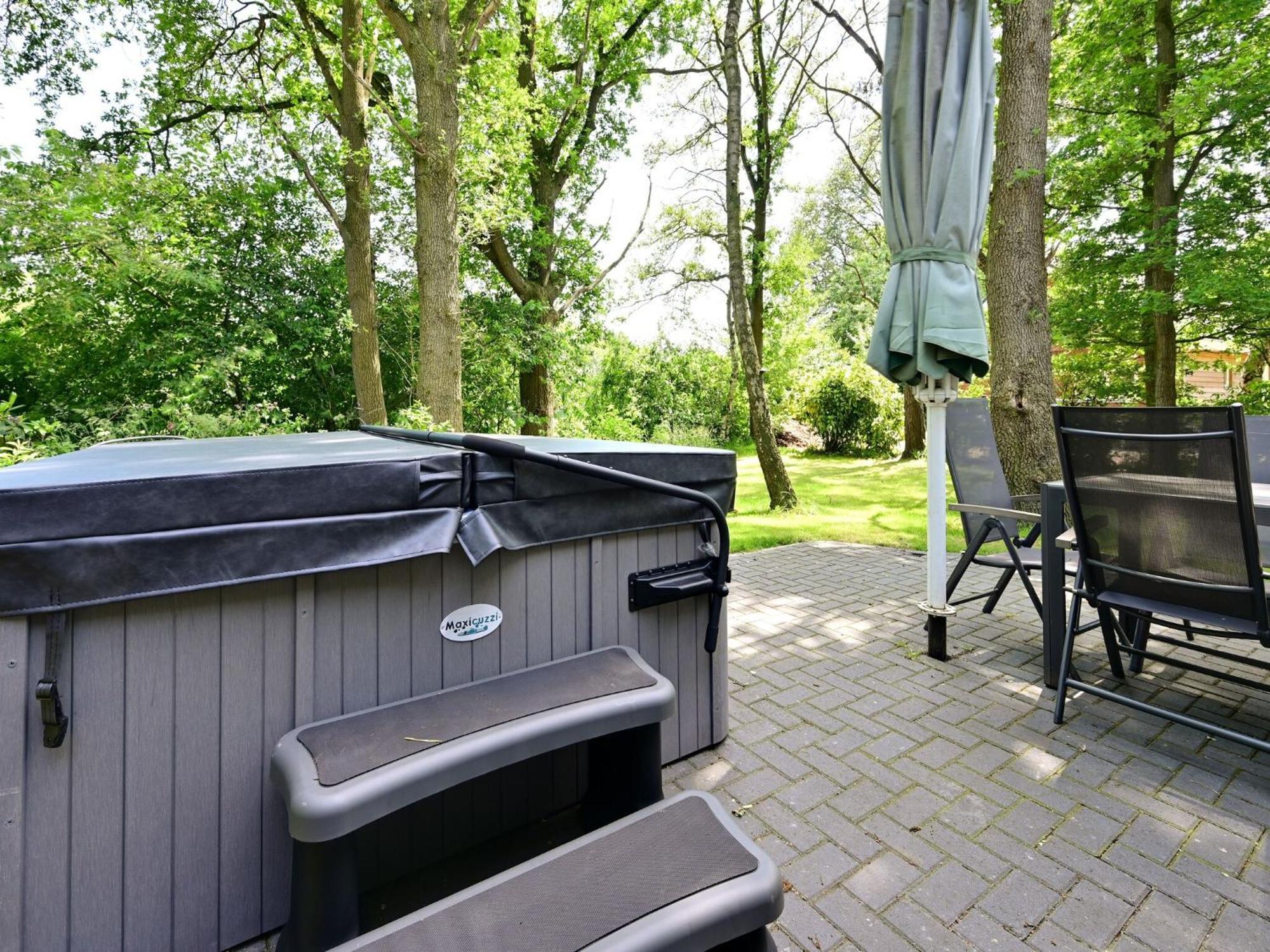 Chalet With Gorgeous View Of The Natural Surroundings Weerselo Exteriér fotografie