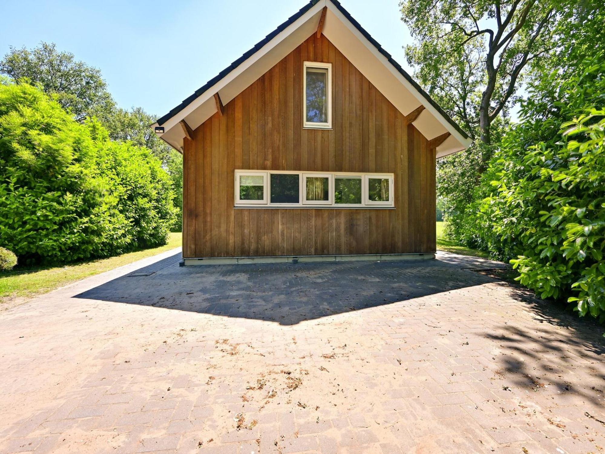Chalet With Gorgeous View Of The Natural Surroundings Weerselo Exteriér fotografie