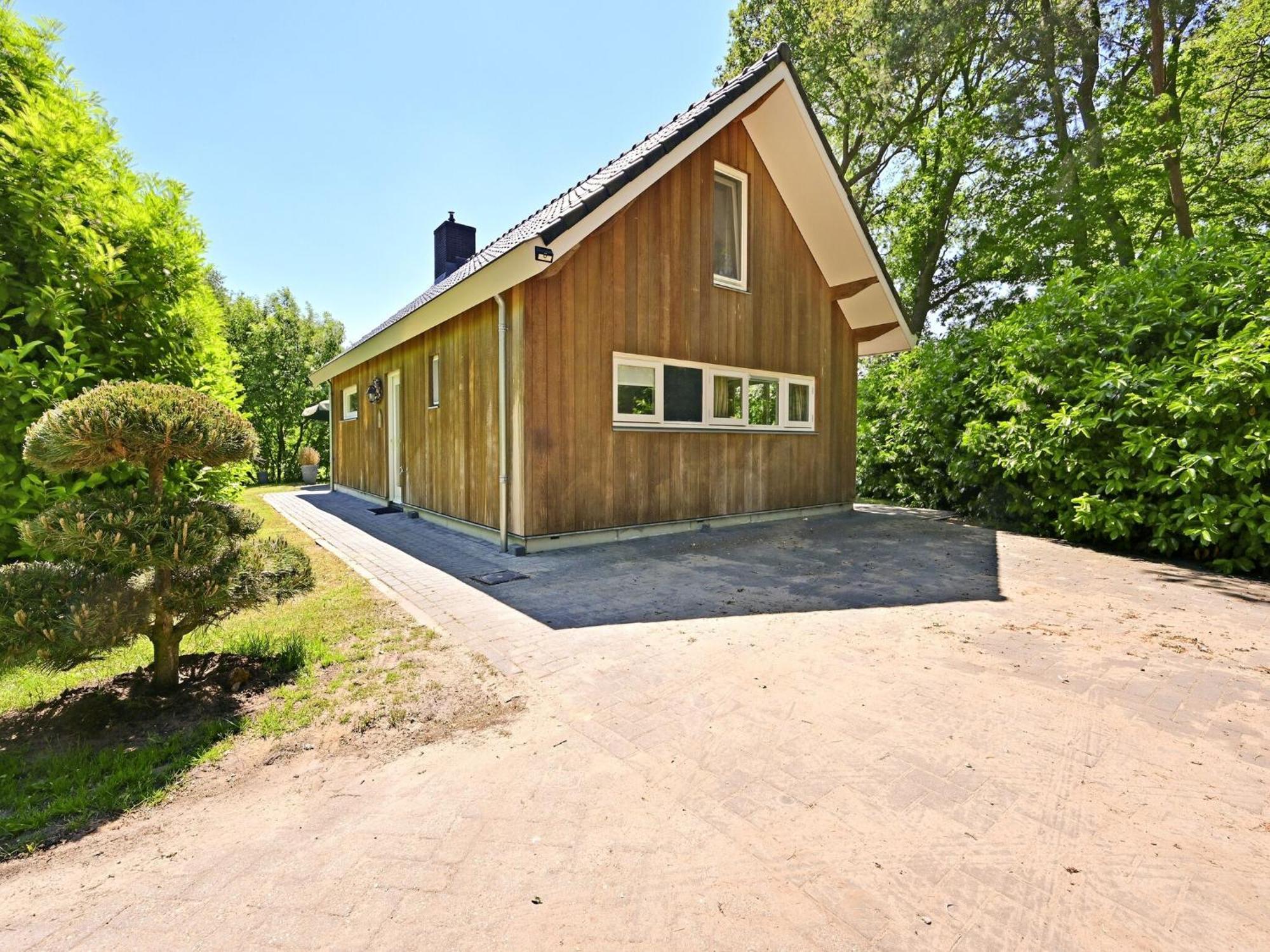 Chalet With Gorgeous View Of The Natural Surroundings Weerselo Exteriér fotografie