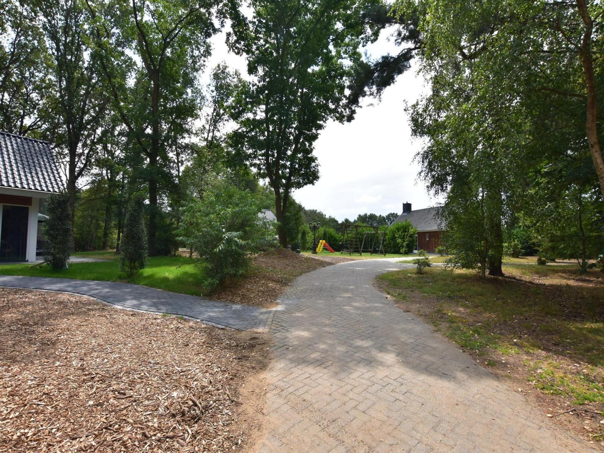 Chalet With Gorgeous View Of The Natural Surroundings Weerselo Exteriér fotografie